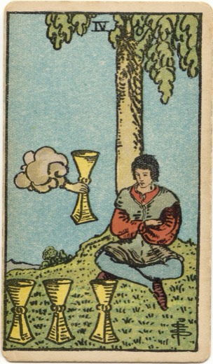 聖杯四 Four of Cups